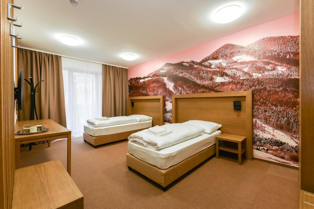 Apartmány Humno Valča Exteriér fotografie