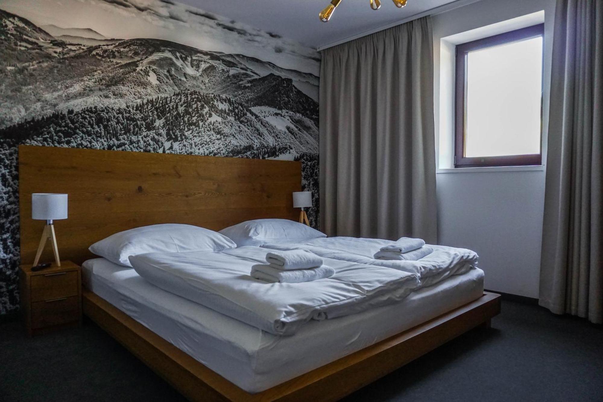 Apartmány Humno Valča Exteriér fotografie